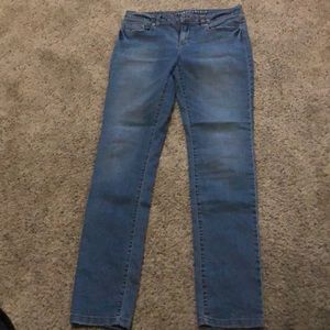 Medium wash LC skinny jeans!